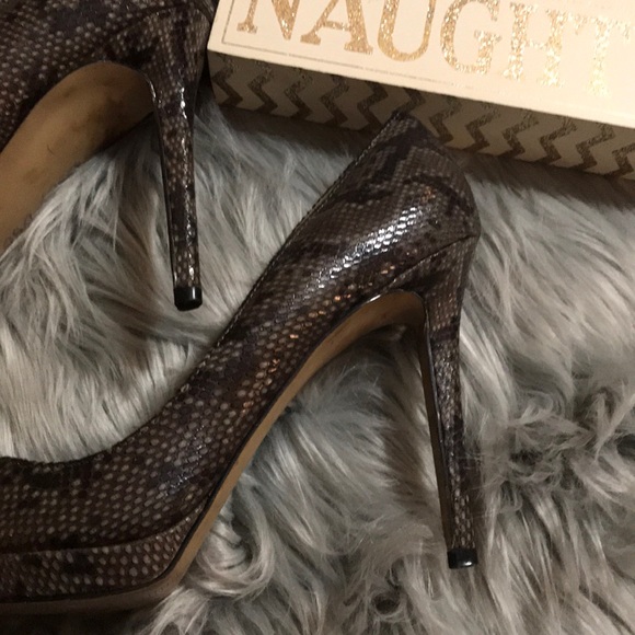 Vintage Steve Madden Pumps - Picture 3 of 4